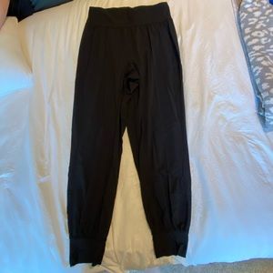 Lululemon black joggers size 6